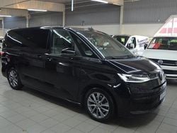 Svart Begagnad 2022 VW Multivan Life Van | 499 900 kr (Lite dyr)