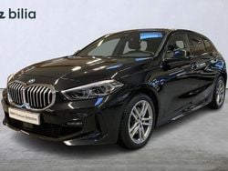 Svart Begagnad 2022 BMW 118 M Sport Halvkombi | 289 000 kr (Dyr)