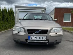 Brun Begagnad 2005 Volvo S60 Sedan | 28 900 kr (Marknadspris)