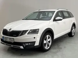 Vit Begagnad 2018 Skoda Octavia Scout Kombi | 95 000 kr