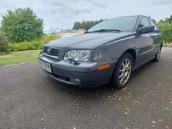 Grå Begagnad 2003 Volvo S40 Sedan | 15 000 kr