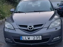 Grå Begagnad 2007 Mazda 3 Inclusive Halvkombi | 27 000 kr (Marknadspris)