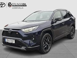 Mörkblå Ny 2025 Toyota RAV4 Hybrid Sport SUV | 537 693 kr (Marknadspris)