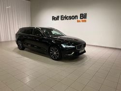 Svart Begagnad 2024 Volvo V60 Plus Kombi | 399 500 kr (Marknadspris)