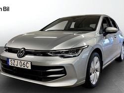 Silver Begagnad 2024 VW Golf VIII Edition Halvkombi | 299 500 kr (Marknadspris)