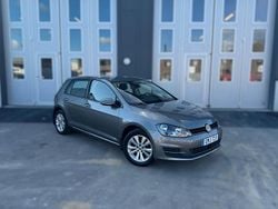 Grå Begagnad 2015 VW Golf VII Halvkombi | 104 900 kr (Marknadspris)