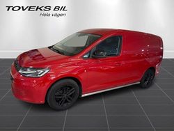 Röd (körsbärsröd) Begagnad 2022 VW Caddy Maxi Minibuss | 269 900 kr (Lite dyr)
