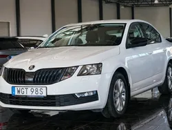 Vit Begagnad 2020 Skoda Octavia Ambition Halvkombi | 154 500 kr (Bra pris)