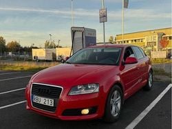Röd Begagnad 2009 Audi A3 Sportback Comfort Halvkombi | 48 000 kr (Marknadspris)