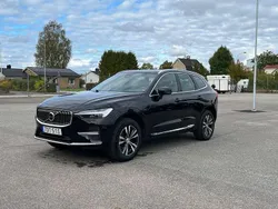Svart Begagnad 2023 Volvo XC60 Core SUV | 444 900 kr (Bra pris)