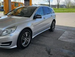 Mercedes R300