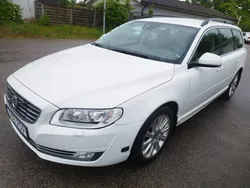 Vit Begagnad 2015 Volvo V70 Momentum Kombi | 109 900 kr (Marknadspris)