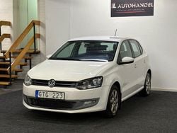 Vit Begagnad 2010 VW Polo Halvkombi | 39 900 kr (Marknadspris)