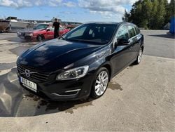 Svart Begagnad 2014 Volvo V60 Momentum Kombi | 72 000 kr (Bra pris)