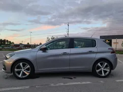 Grå Begagnad 2017 Peugeot 308 Allure Halvkombi | 90 000 kr (Marknadspris)