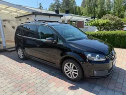 Svart Begagnad 2014 VW Touran Minibuss | 99 000 kr (Marknadspris)