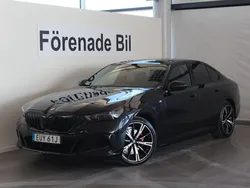Svart Begagnad 2025 BMW 530e M Sport Sedan | 759 000 kr (Lite dyr)