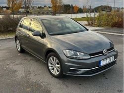 Grå Begagnad 2018 VW Golf VII Halvkombi | 137 000 kr (Marknadspris)