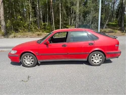 Röd Begagnad 2001 Saab 9-3 Halvkombi | 15 000 kr (Bra pris)