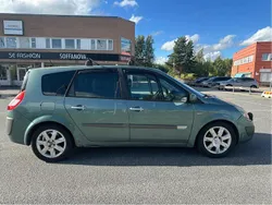 Grön Begagnad 2005 Renault Grand Scénic II Minibuss | 20 000 kr