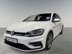 Vit Begagnad 2018 VW Golf VII R-line Halvkombi | 202 000 kr (Marknadspris)