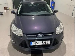 Grå Begagnad 2012 Ford Focus Titanium Halvkombi | 35 000 kr (Bra pris)