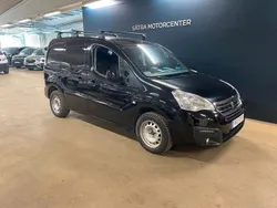Svart Begagnad 2017 Peugeot Partner Minibuss | 99 900 kr (Lite dyr)