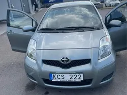 Grå Begagnad 2009 Toyota Yaris Halvkombi | 51 300 kr (Marknadspris)