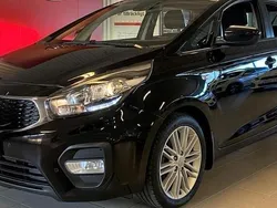Svart Begagnad 2017 Kia Carens Minibuss | 125 990 kr (Lite dyr)