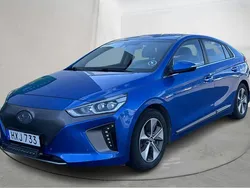 Mörkblå Begagnad 2017 Hyundai Ioniq Premium Sedan | 109 500 kr (Bra pris)
