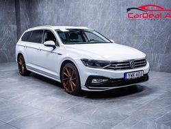 Vit Begagnad 2021 VW Passat R-line Kombi | 268 800 kr (Marknadspris)
