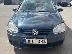 Blå Begagnad 2008 VW Golf Trendline Halvkombi | 23 000 kr (Dyr)