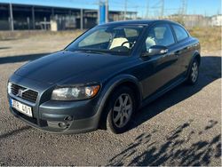 Blå Begagnad 2009 Volvo C30 Momentum Halvkombi | 35 000 kr (Marknadspris)
