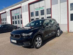 Svart Begagnad 2020 Volvo XC40 Momentum SUV | 269 900 kr (Marknadspris)