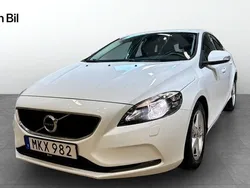 Vit Begagnad 2018 Volvo V40 Kinetic Kombi | 159 900 kr (Marknadspris)