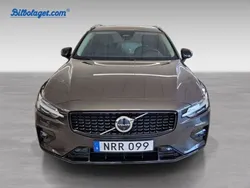 Grå Begagnad 2024 Volvo V60 Plus Kombi | 398 000 kr (Bra pris)