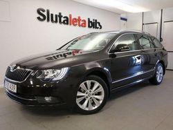 Mörkbrun Begagnad 2015 Skoda Superb Kombi | 157 900 kr (Lite dyr)