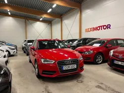 Röd Begagnad 2014 Audi A3 Sportback Attraction Halvkombi | 99 900 kr (Marknadspris)