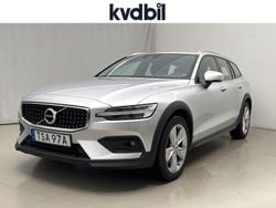 Silver metallic Begagnad 2019 Volvo V60 CC Kombi | 269 800 kr (Marknadspris)