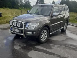 Brun Begagnad 2016 Mitsubishi Pajero SUV | 245 000 kr (Marknadspris)