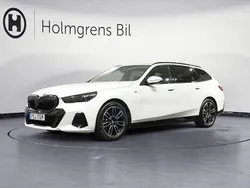 Vit Begagnad 2024 BMW 520 M Sport Kombi | 618 800 kr (Dyr)