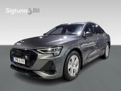 Grå Begagnad 2022 Audi e-tron Sportback S-Line SUV | 499 900 kr (Superpris)