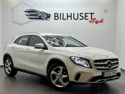Vit (vit metallic) Begagnad 2017 Mercedes GLA200 SUV | 188 500 kr (Bra pris)