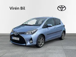 Ljusblå Begagnad 2017 Toyota Yaris Hybrid Style Halvkombi | 140 000 kr (Bra pris)