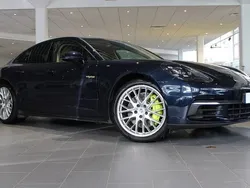 Blå Begagnad 2017 Porsche Panamera 4 Sedan | 715 000 kr (Marknadspris)