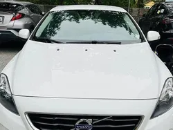 Vit Begagnad 2014 Volvo V40 Kinetic Kombi | 109 500 kr (Marknadspris)