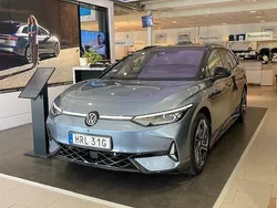 Ljusblå (stonewashed blue metallic ) Ny 2025 VW ID.7 GTX Sedan | 710 500 kr
