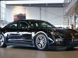 Svart Begagnad 2021 Porsche Taycan Sportkupé | 599 000 kr
