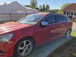 Röd Begagnad 2011 Volvo V60 R-Design Kombi | 65 000 kr (Lite dyr)