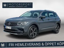 Grå Begagnad 2021 VW Tiguan SUV | 299 900 kr (Bra pris)